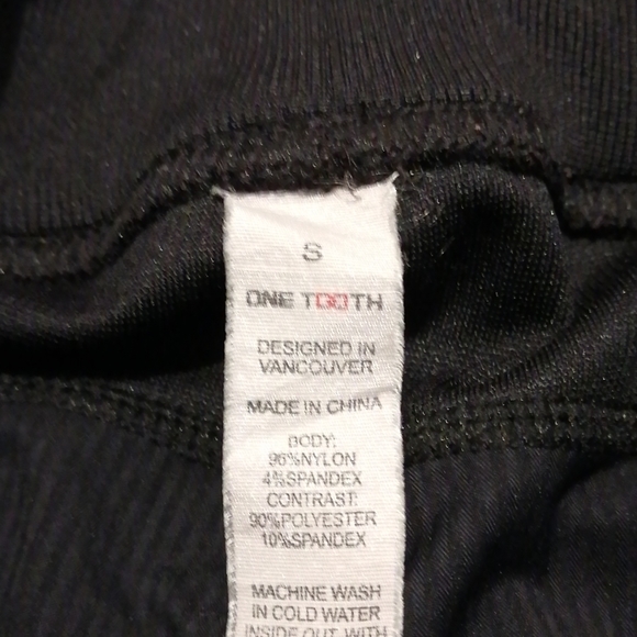 One tooth capris - Picture 3 of 4